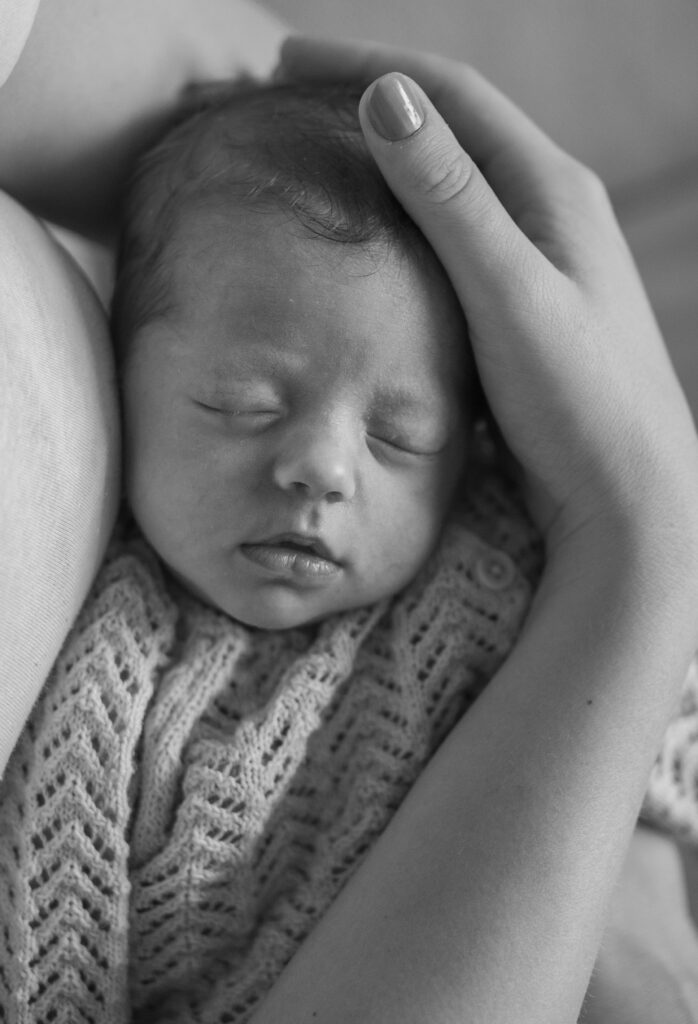 Neugeborenes Baby auf einer weichen, Decke